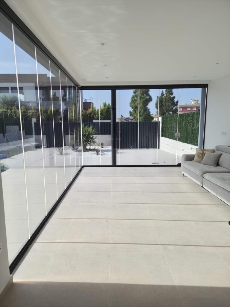 conservatory in Pilar de la Horadada on the Costa Blanca with TITAN 20 XTR solar window film