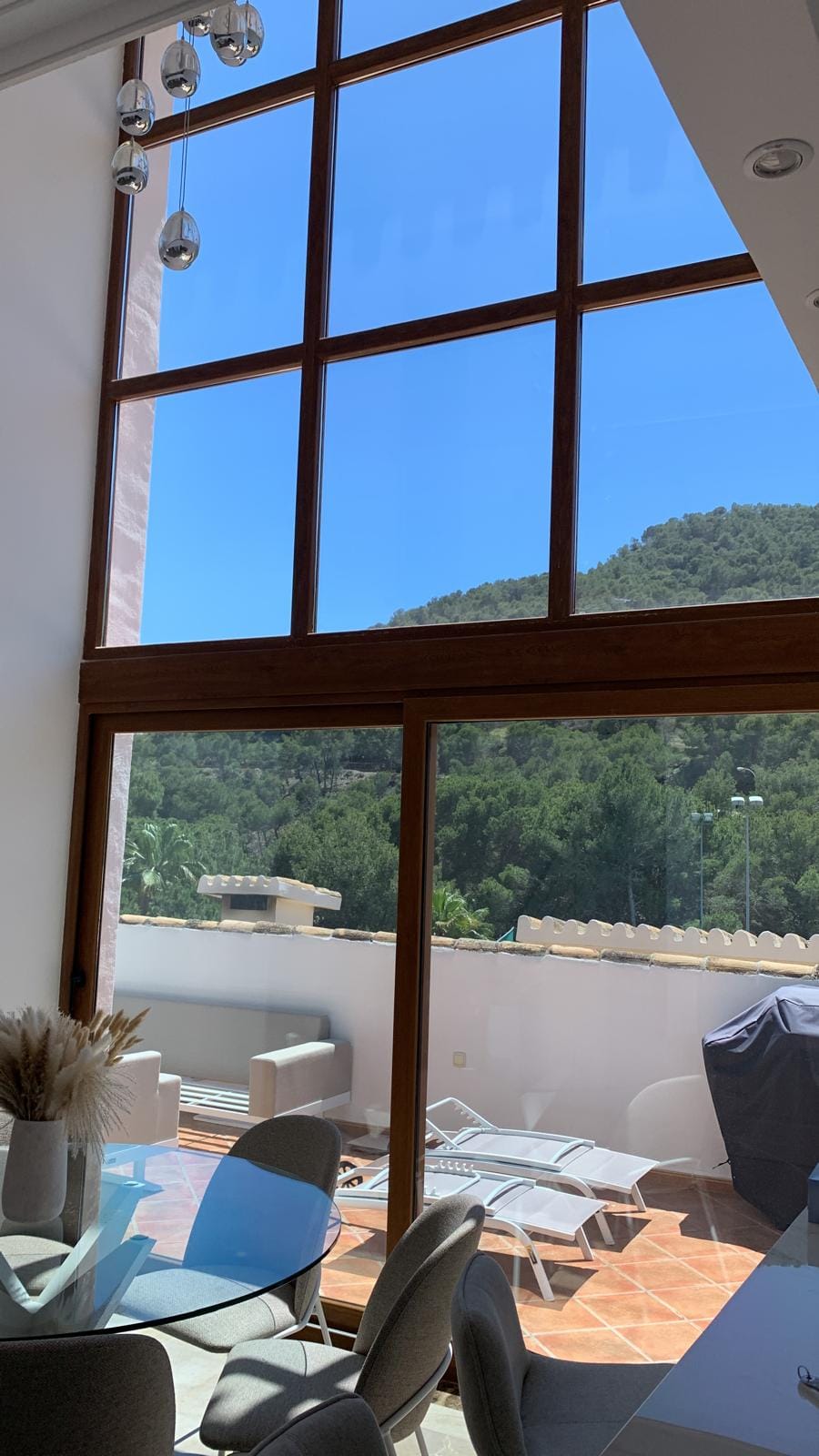 Calculate the price for window film installation in Alicante, Spain