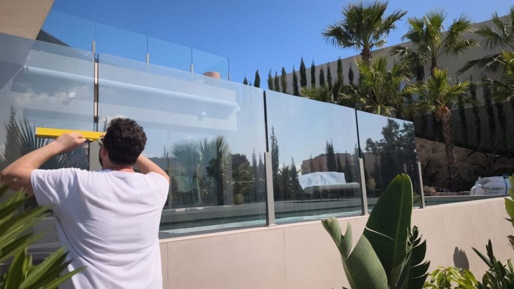 Great job by Out of the Sun Spain ! The entire process was done via WhatsApp remotely, with the help of our keyholder. The reflective solar window film reduces the temperature in our apartment where we don't need as much AC, even when its 36c outside