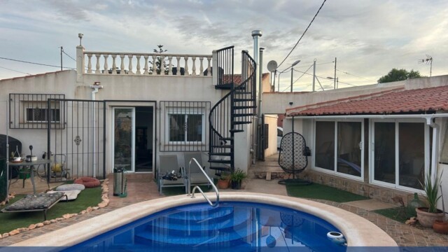 Titanium window film installation in Fuente Alamo, Murcia